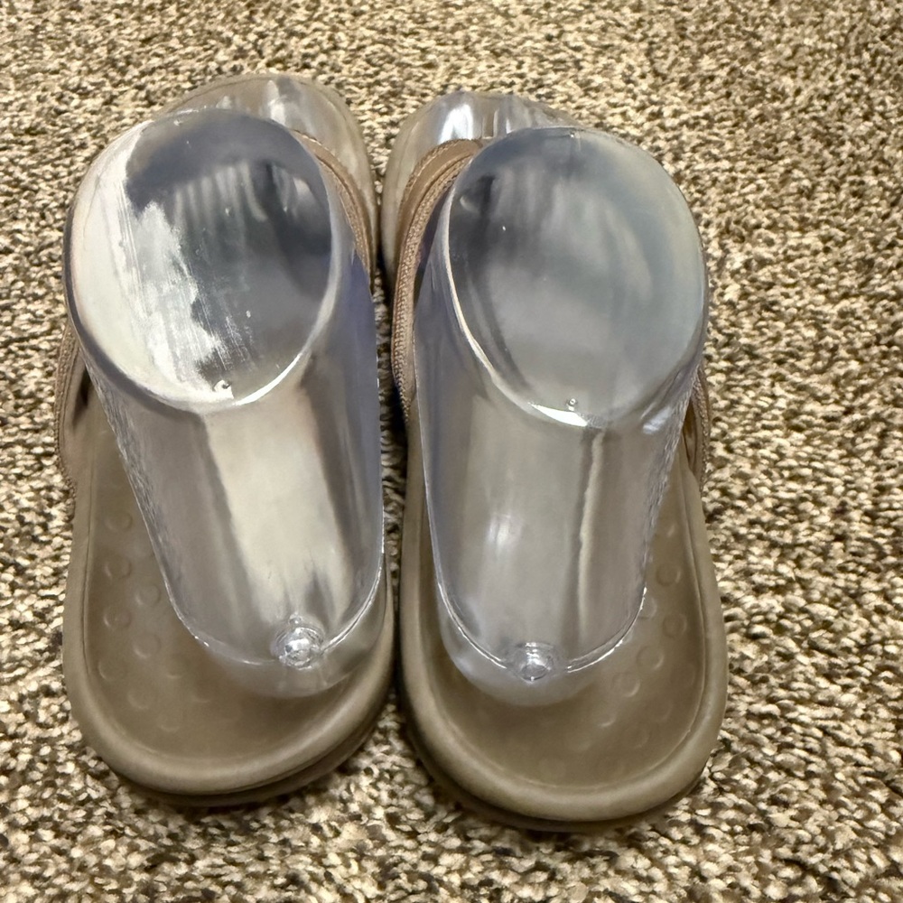 Vionic Tide II Toe Post Sandals Women’s Size 7 Thong Gold Tone Straps Thong - Picture 2 of 8